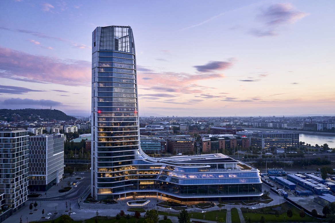 MOL Campus is Commend intercom rendszert használ